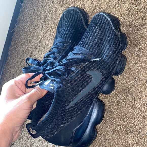 Nike Shoes - Nike vapor max black size 8